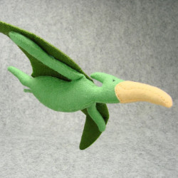 Pteranodon hecho  a mano con fieltro de lana en varios colores