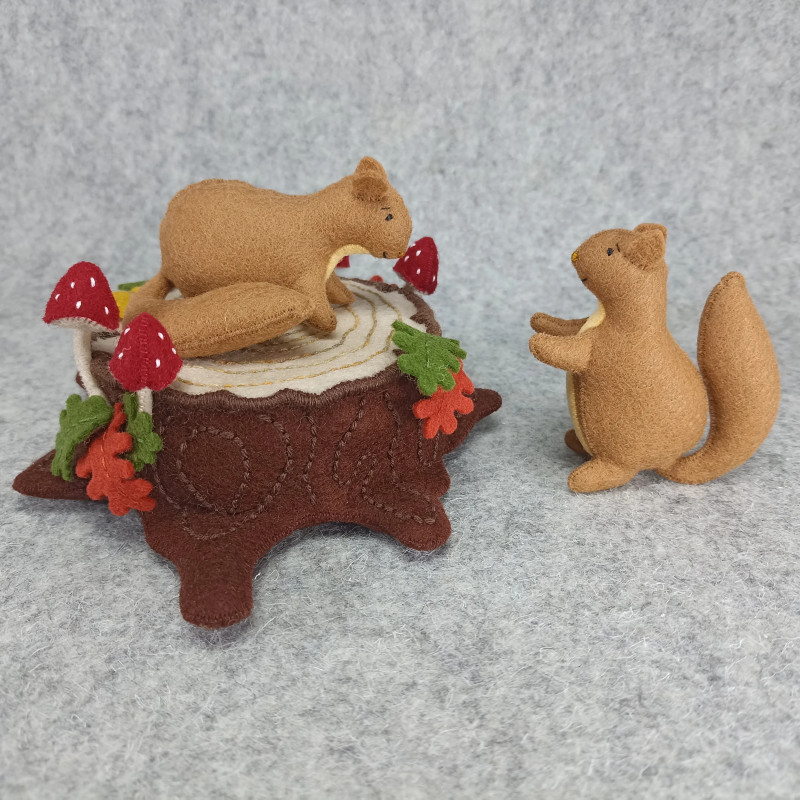 Felt squirrels scene